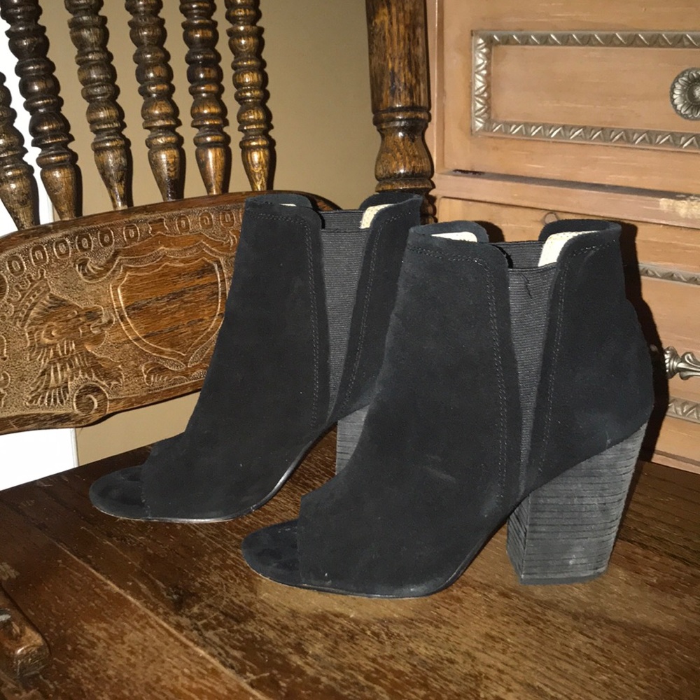 Blacks blended suede booties